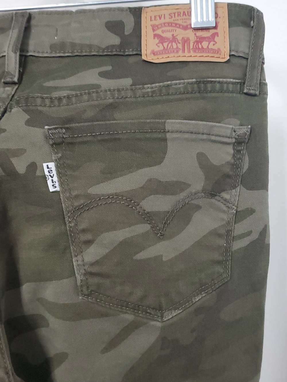Levi's 711 Skinny Camo Pants - 28